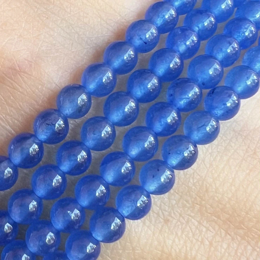 Jadeit tmavě modrý, 4 mm, šňůra 38 cm (cca 92 korálků)
