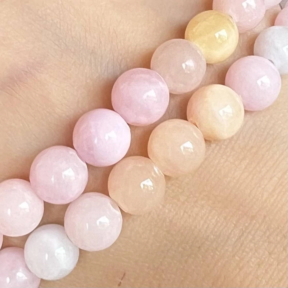 Jadeit - jarní mix, 8-8,5 mm, šňůra 38 cm (cca 46 korálků)