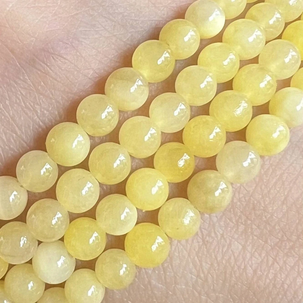 Jadeit žlutý, 4-4,5 mm, šňůra 38 cm (cca 92 korálků)