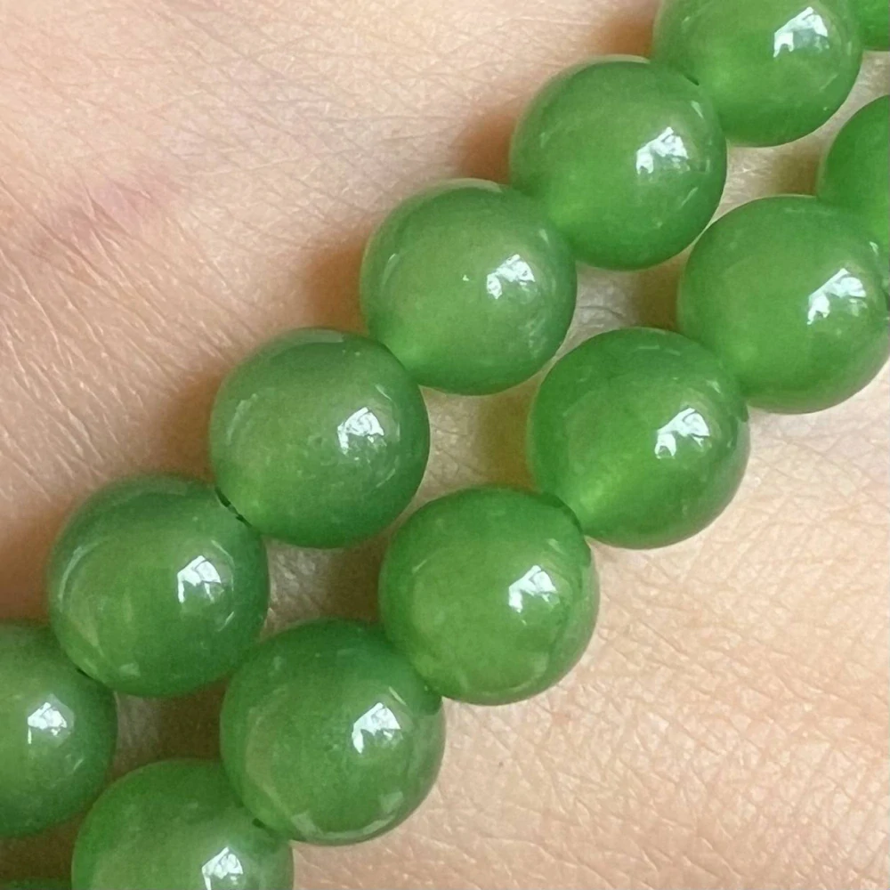 Jadeit zelený, 8 mm, šňůra 38 cm (cca 46 korálků)