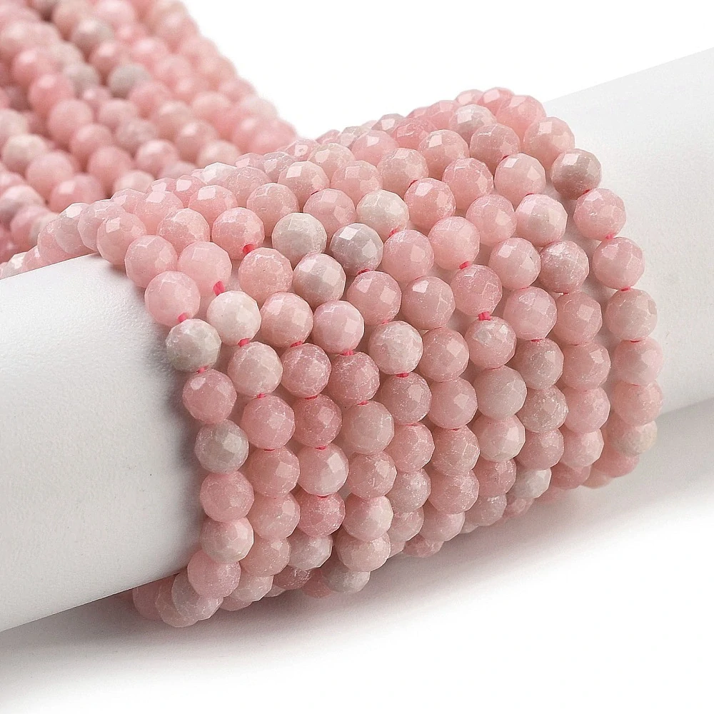 Opál růžový, fasetovaný, 4 mm, šňůra 36 cm (cca 97 korálků)