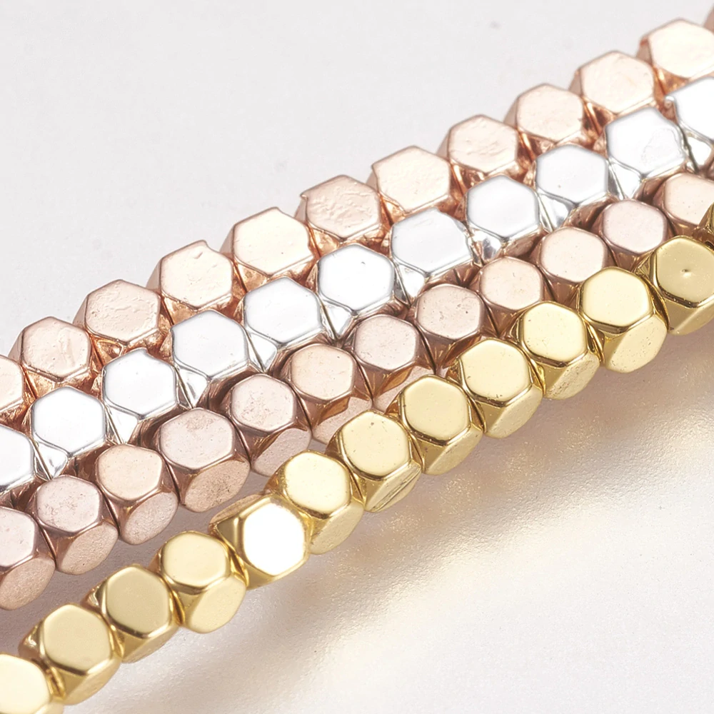 Hematit kostky - stříbrné, 3 mm, syntetické nemagnetické, šňůra 38 cm