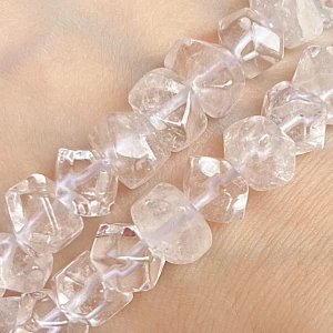 Křišťál nugetky, 7~8x10~14x10~14mm, půlšňůra 19 cm