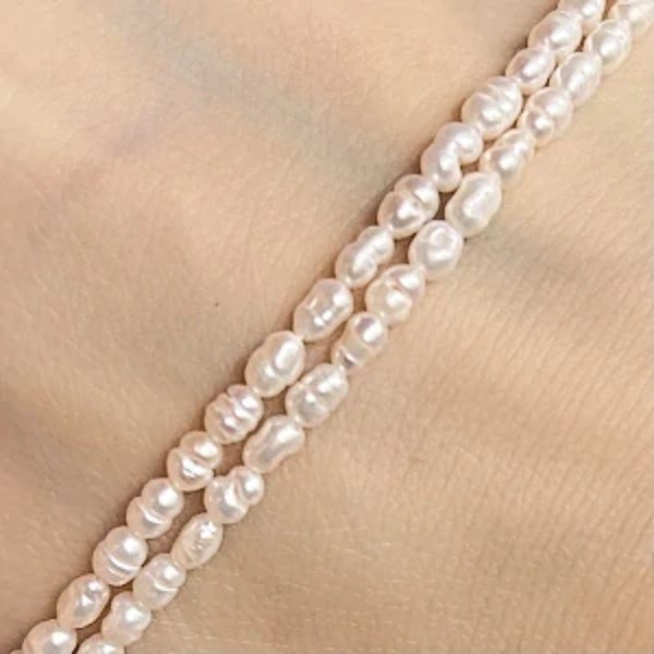 Říční perly, 3.5~4.5x2.5~3.5mm, šňůra 34 cm 
