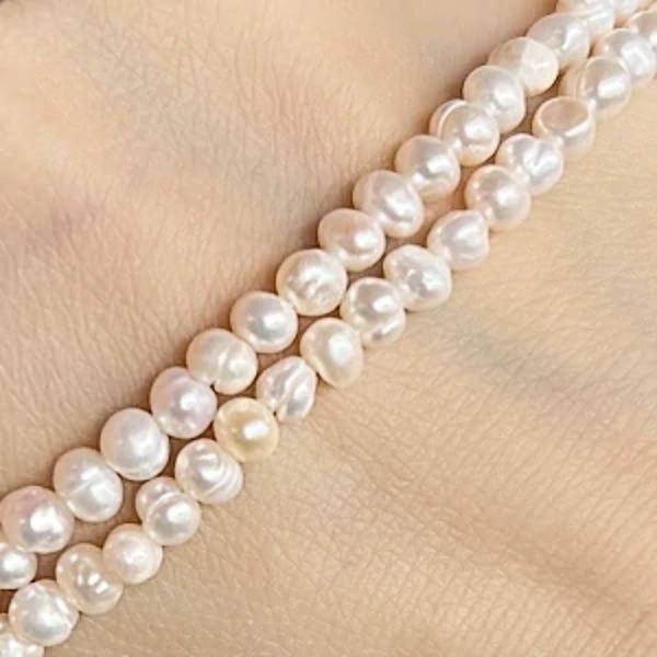 Říční perly, 3-4 mm, šňůra 34 cm 