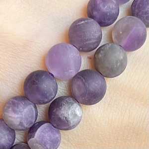 Ametyst chevron matný, 8 mm, šňůra 38 cm (cca 46 korálků)