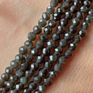 Obsidián, 3 mm, fasetovaný, šňůra 38 cm (cca 113 korálků)