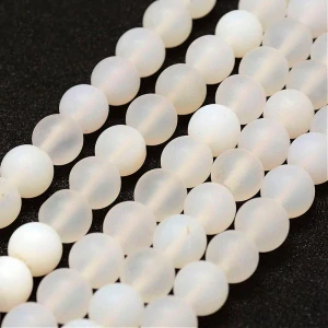 Achát bílý matný, 8 mm, šňůra 38 cm (cca 46 korálků)