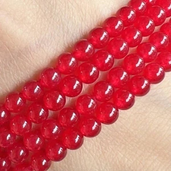 Jadeit červený barvený, 4-4,5 mm, šňůra 38 cm (cca 92 korálků)