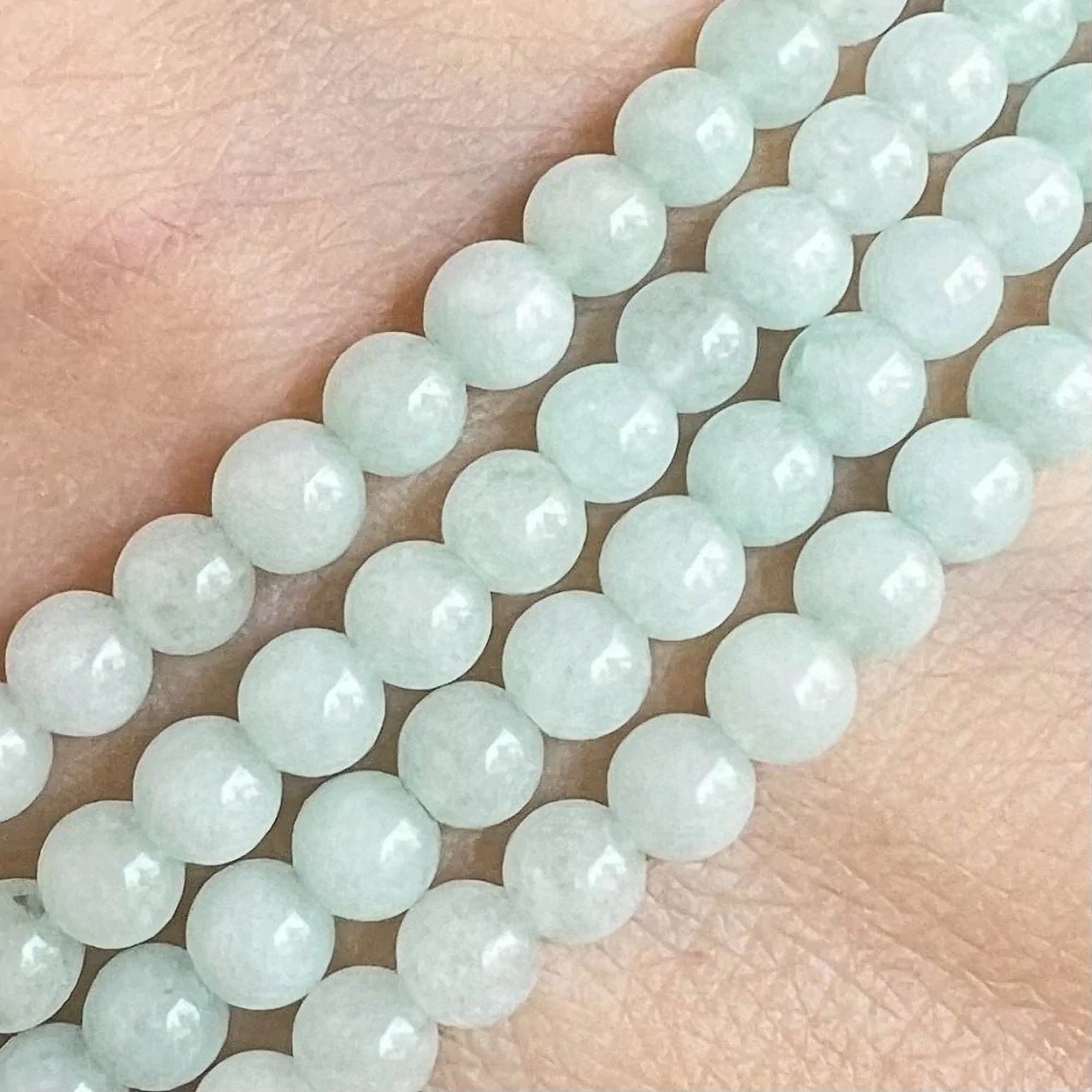 Jadeit světle zelený barvený, 4-4,5 mm, šňůra 38 cm (cca 92 korálků)