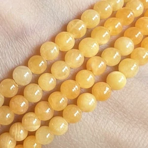Jadeit tmavě žlutý, 4-4,5 mm, šňůra 38 cm (cca 92 korálků)