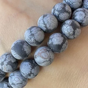 Obsidián vločkový matný, 8-8,5 mm, šňůra 38 cm (cca 51 korálků)