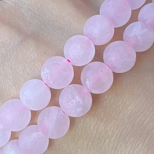 Růženín matný, 8-8,5 mm, šňůra 38 cm (cca 45 korálků)
