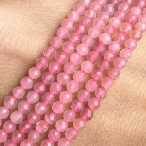 Růženín Madagaskar, 3-3,5 mm, fasetovaný, šňůra 38 cm (cca 111 korálků)