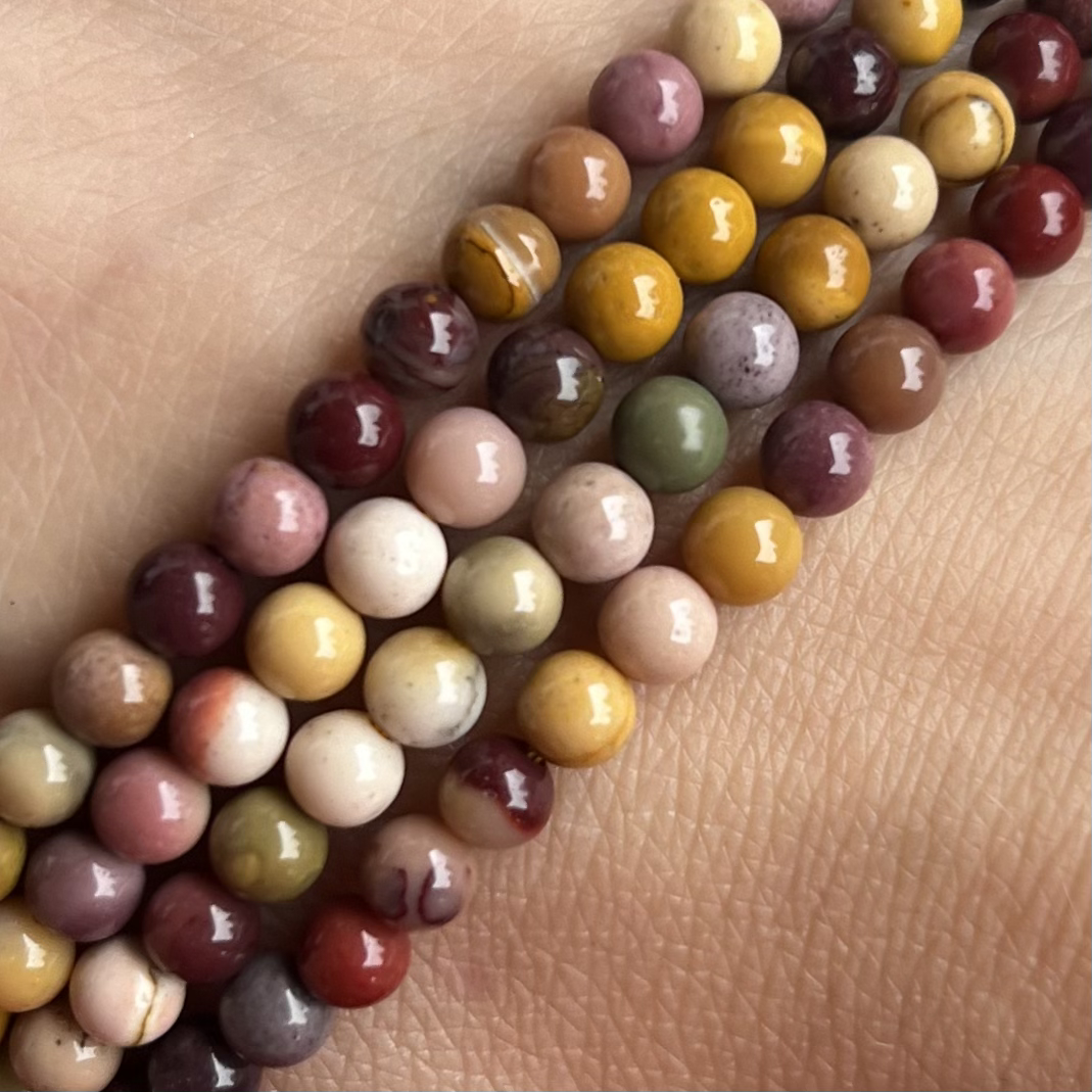 Jaspis Mookait, 4,5-5 mm, šňůra 38 cm (cca 85 korálků)