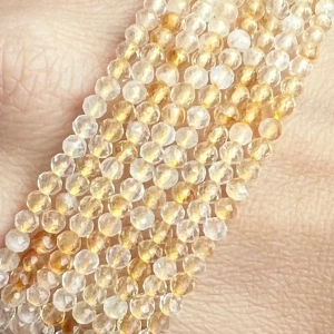 Citrín pálený, 3 mm, fasetovaný, půlšňůra 19 cm (cca 55 korálků)