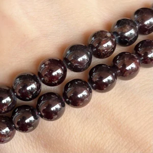 Granát tmavý, 8 mm, balení 5 ks