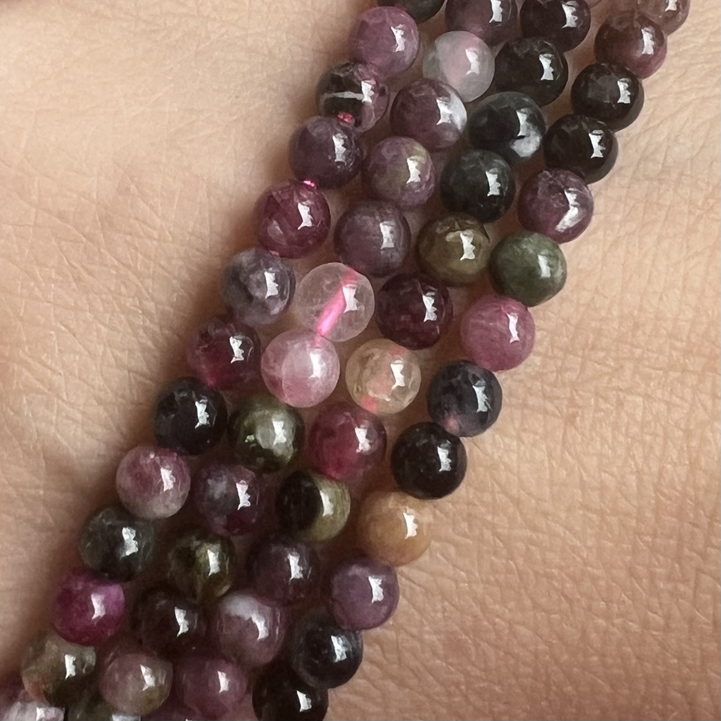 Turmalín, 4 mm, balení 5 ks