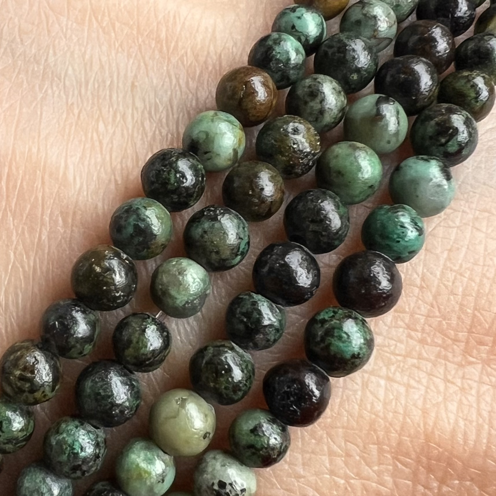 Tyrkys africký (jaspis), kvalita B, 4-4,5 mm, balení 5 ks