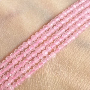 Růženín, 2 mm, fasetovaný, šňůra 38 cm