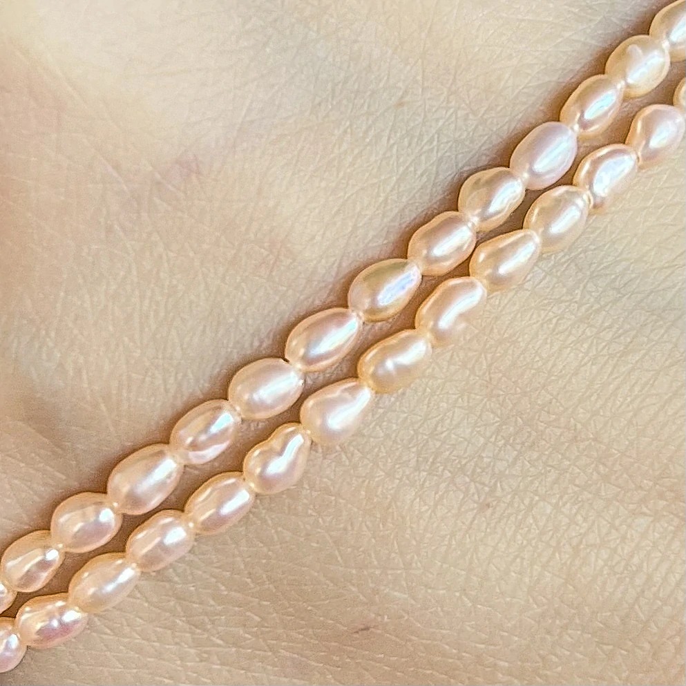 Říční perly, meruňkové, 3-4 mm, šňůra 38 cm