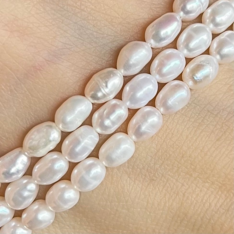 Říční perly, 7x5 mm, šňůra 36 cm (cca 45 korálků)