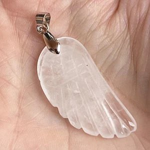 Křišťálový přívěsek andělské křídlo, cca 36x16x7 mm