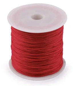 Polyesterová šňůrka červená, 0,7mm, návin cca 80m