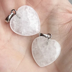 Křišťálový přívěsek srdce, cca 23x20x6 mm