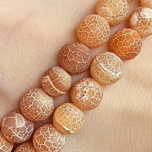 Achát ledový lososový, 8 mm, šňůra 38 cm (cca 46 korálků)