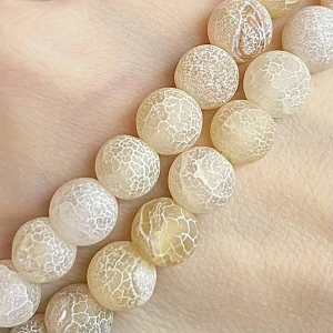 Achát ledový světle žlutý, 8 mm, šňůra 38 cm (cca 46 korálků)