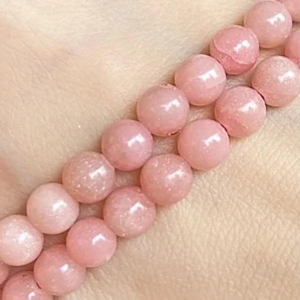 Opál růžový, kvalita B, 6-6,5 mm, půlšňůra 19 cm