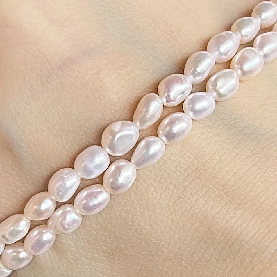 Říční perly, cca 5x4 mm, šňůra 35 cm 