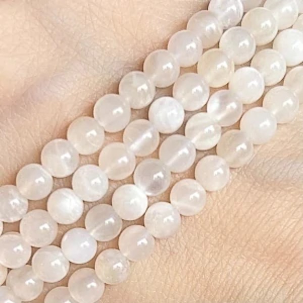 Měsíční kámen bílý, 4-4,5 mm, šňůra 38 cm