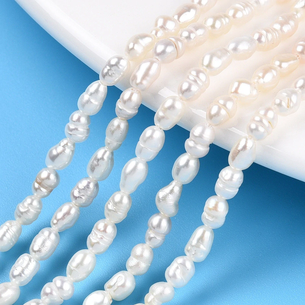 Říční perly, 3-5 mm, půlšňůra 18 cm