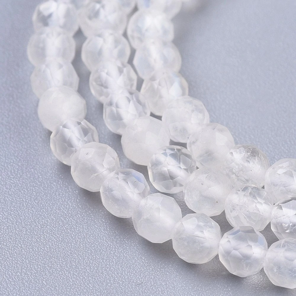 Měsíční kámen faseovaný, kvalita AAA, 4-4,5 mm, půlšňůra 19 cm 