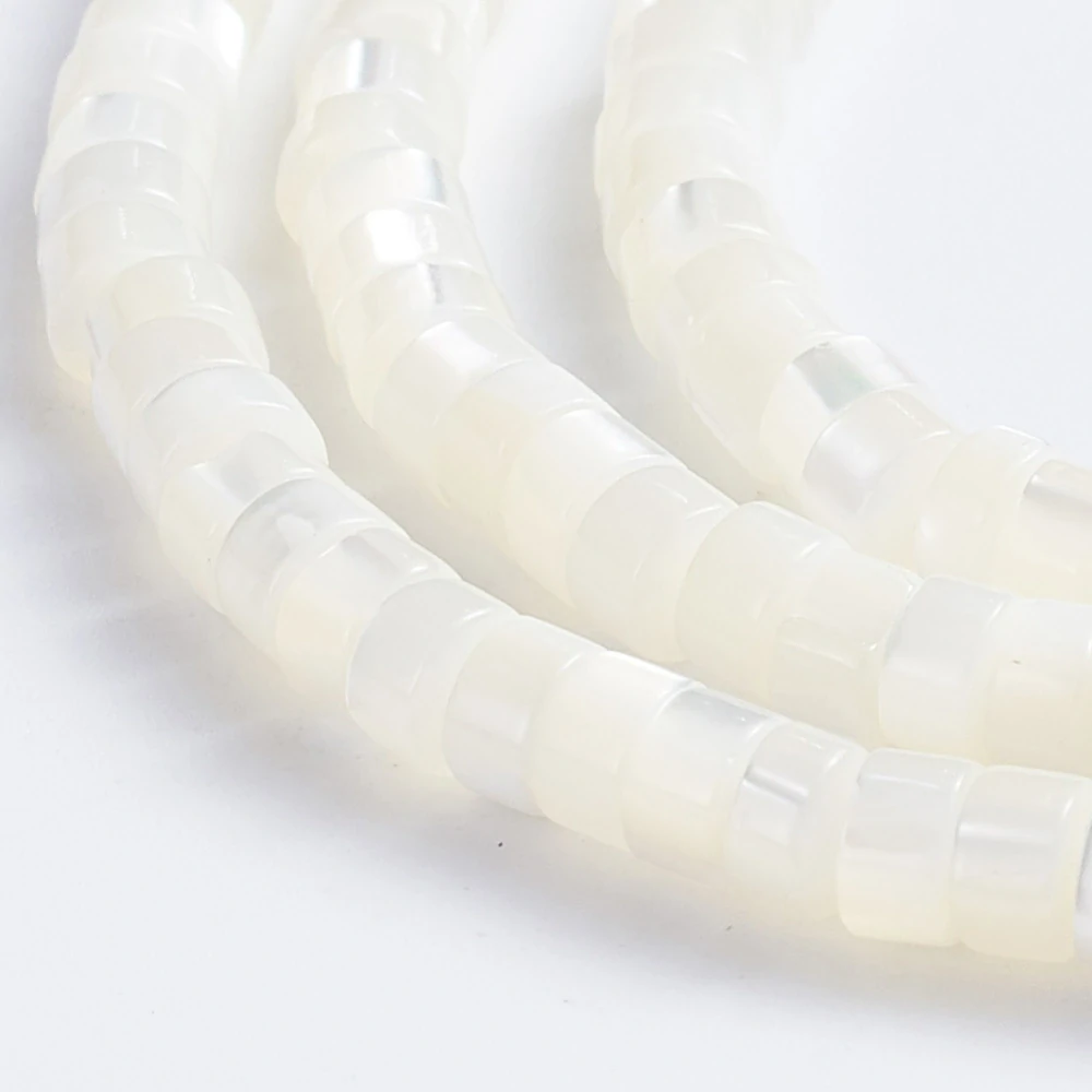 Rondelky z mušloviny, 3,5-4 mm, šňůra 38 cm