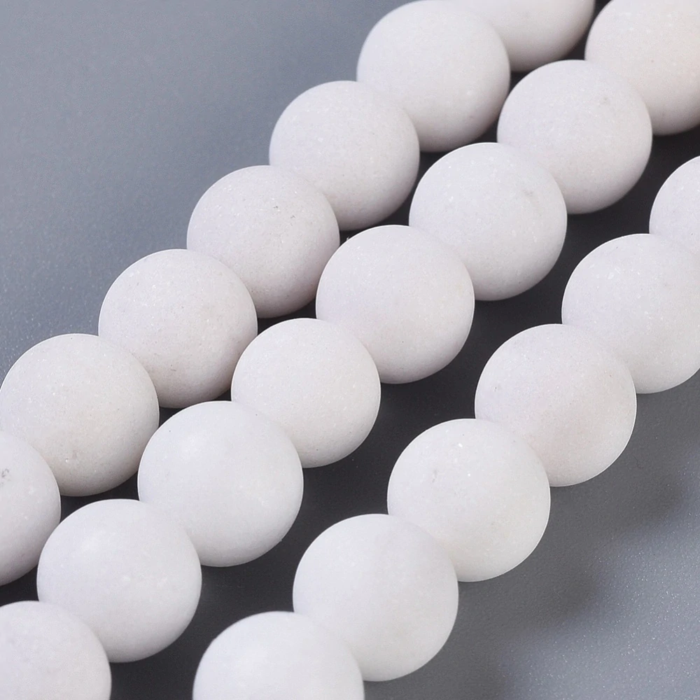 Jadeit bílý matný, 4-4,5 mm, šňůra 38 cm 