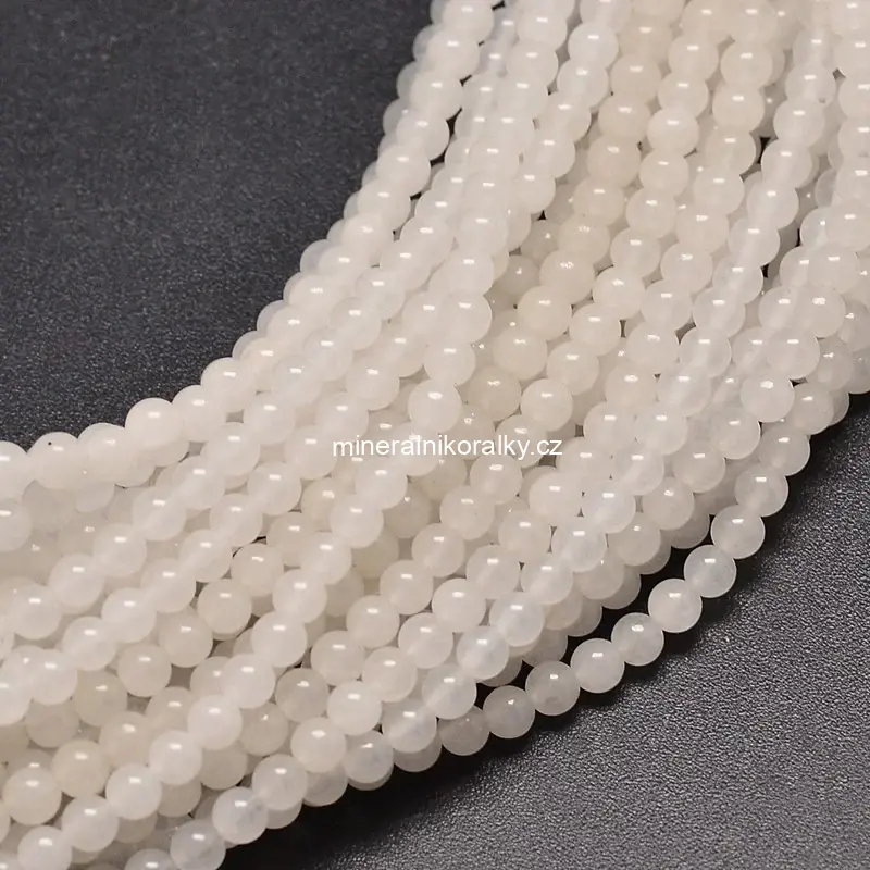 Jadeit bílý 8 mm, šňůra 38 cm (cca 46 korálků)