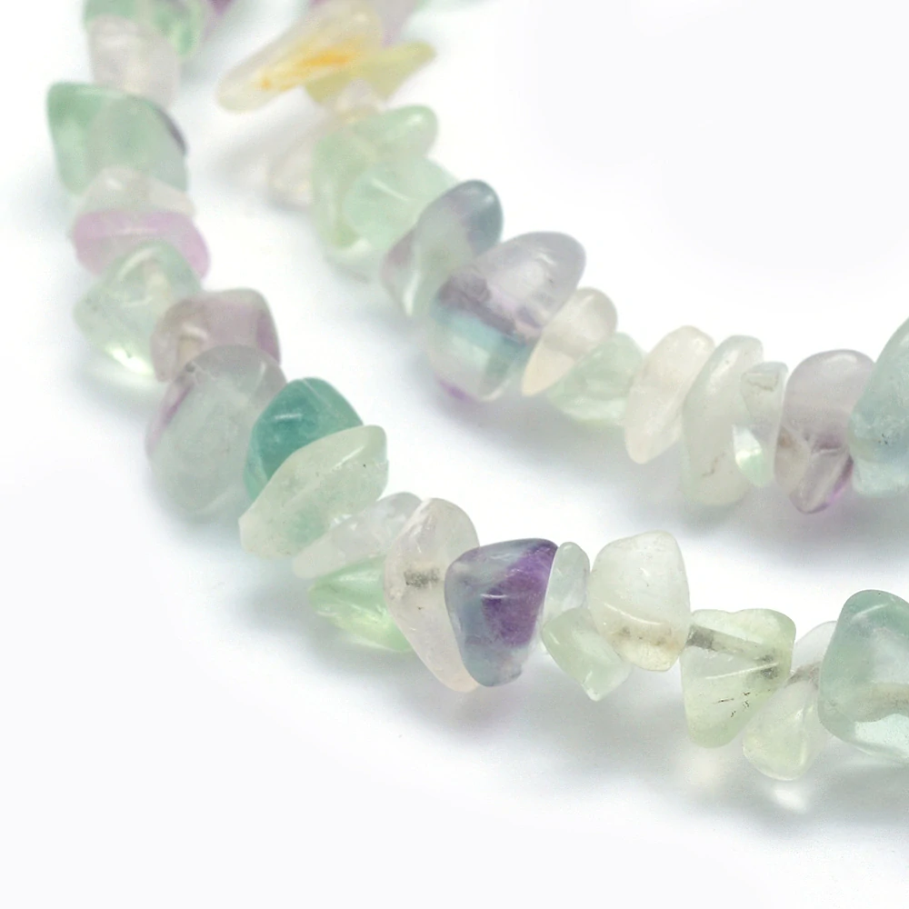 Fluorit zlomky, 5-8 mm, šňůra 38 cm 