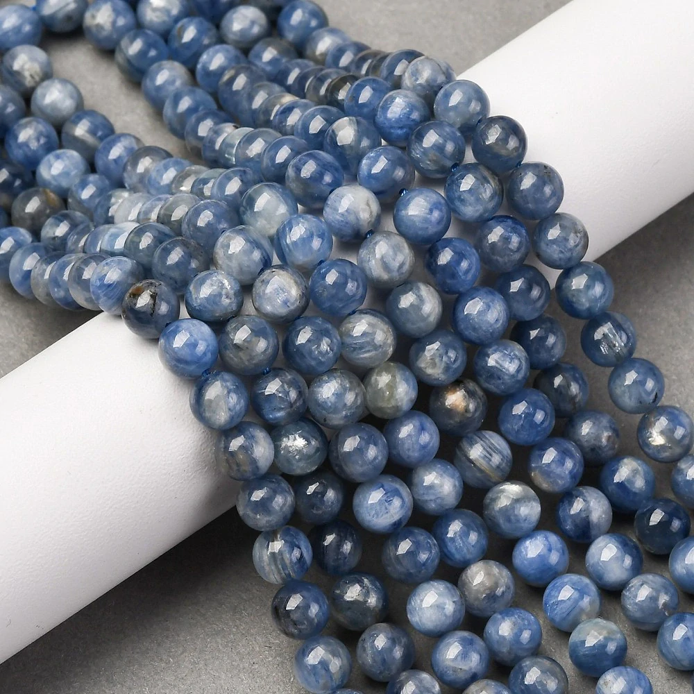 Kyanit, 6-6,5 mm, půlšňůra 19 cm (cca 32 korálků)