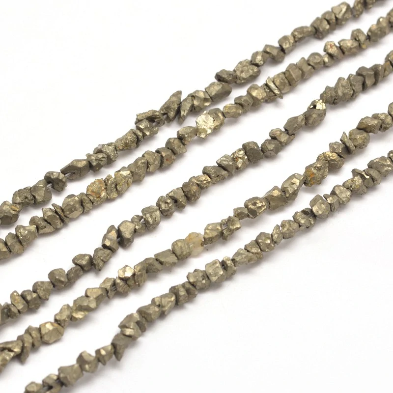 Pyrit surový, 3-5 mm, šňůra 38 cm  