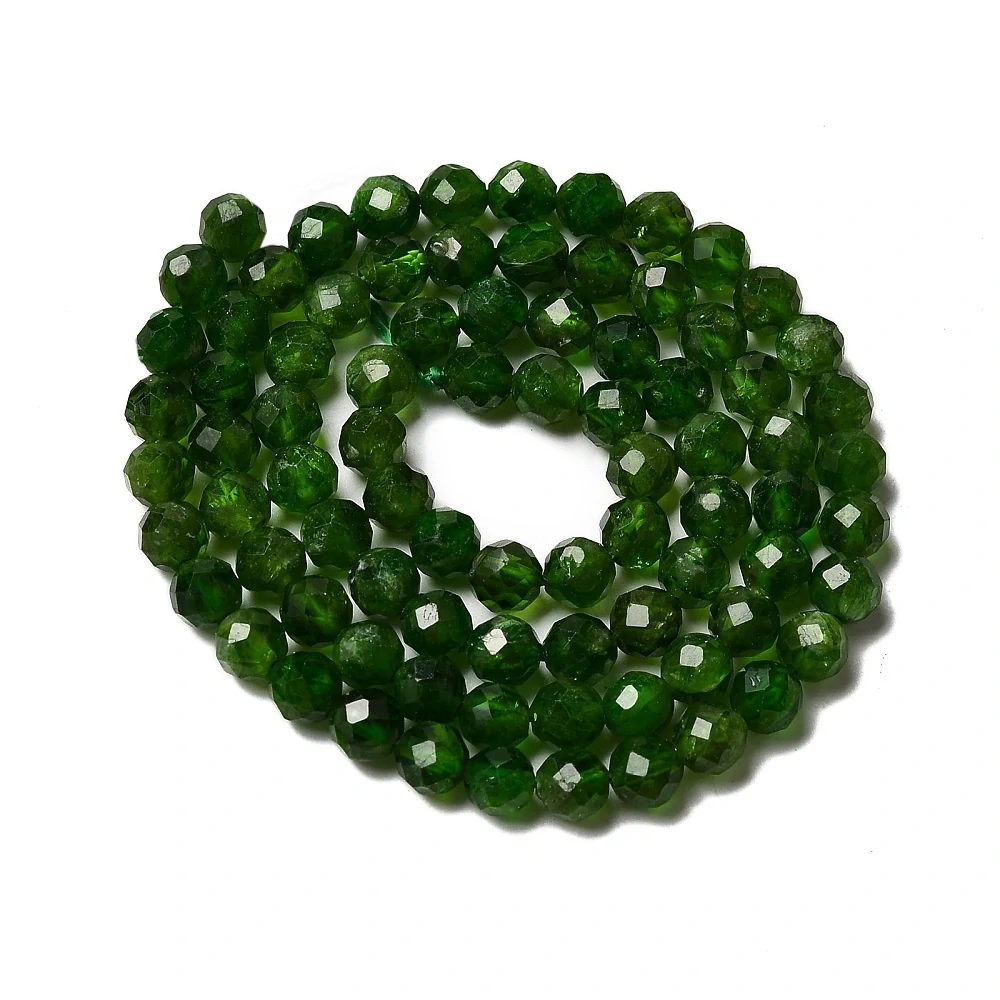 Diopsid fasetovaný, 3,5-4 mm, šňůra 38 cm (cca 83 korálků)