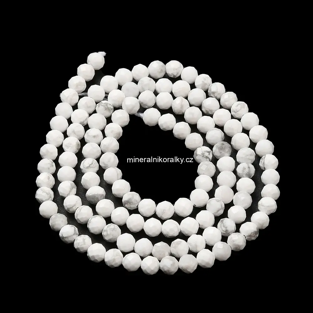 Howlit, 3-3,5 mm, kvalita AA, fasetovaný, šňůra 38 cm (cca 120 korálků)