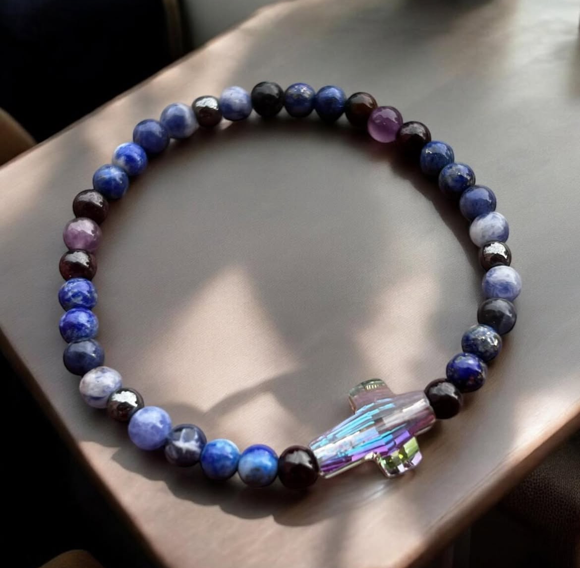Sodalit, 4,5-5 mm, šňůra 38 cm (cca 85 korálků)