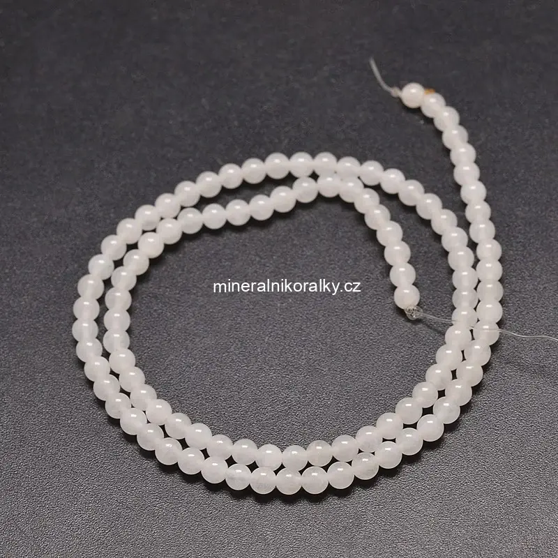 Jadeit bílý 8 mm, šňůra 38 cm (cca 46 korálků)