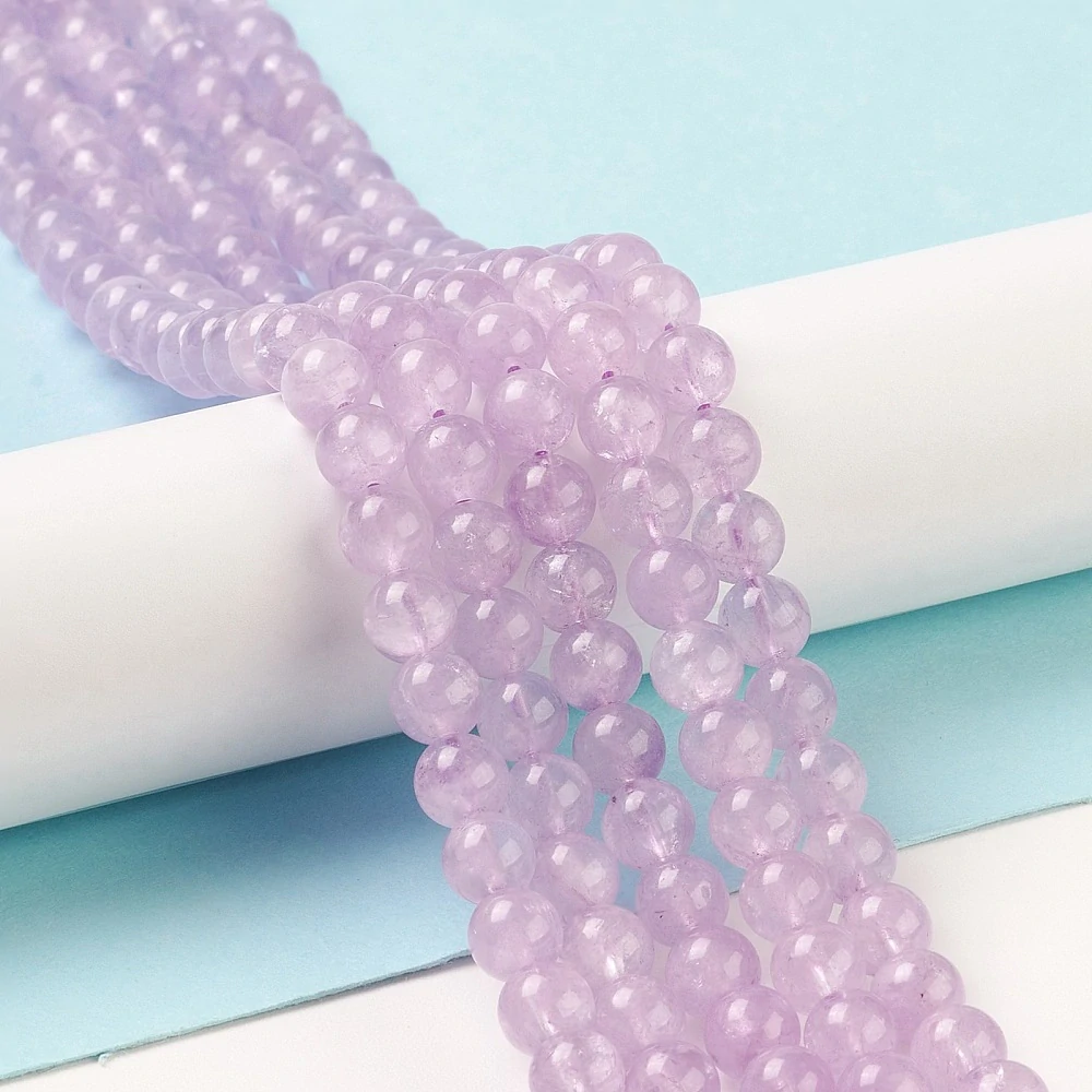 Ametyst levandulový, 6-6,5 mm, šňůra 38 cm (cca 60 korálků)