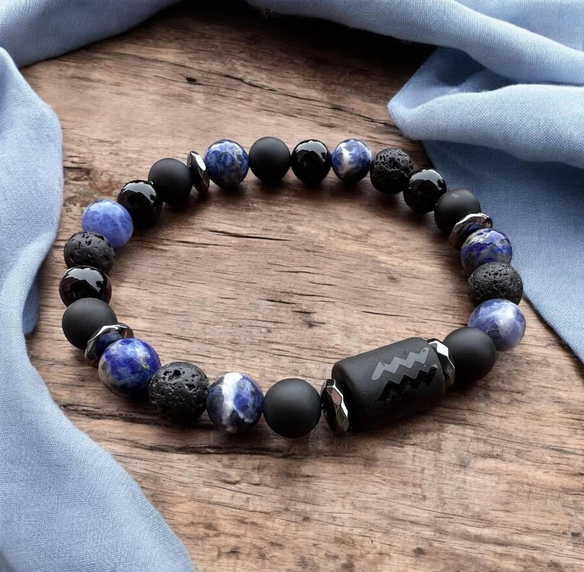 Sodalit - přívěsek srdce 23x20x6 mm 