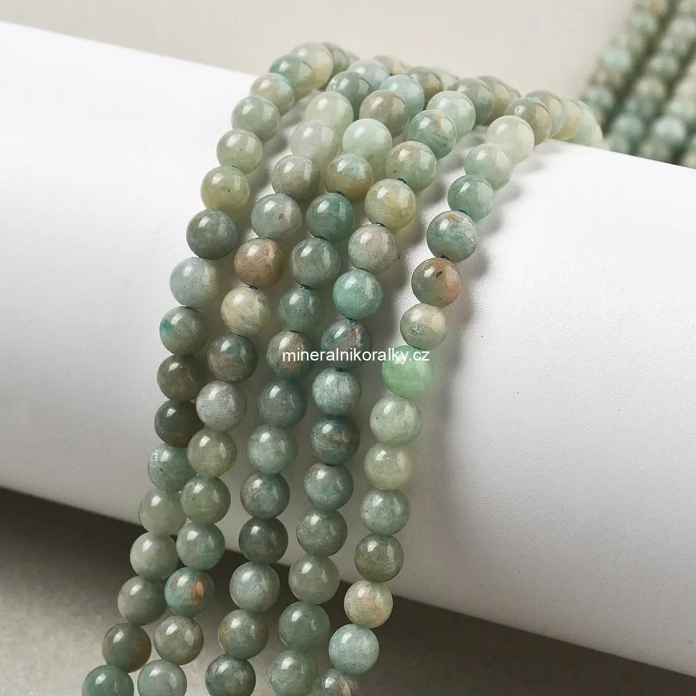 Amazonit 8 mm, kvalita B, šňůra 38 cm (cca 45 korálků)