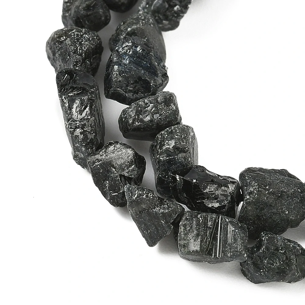 Turmalín surový, 4-10x4-6x4-7 mm, šňůra 38 cm 